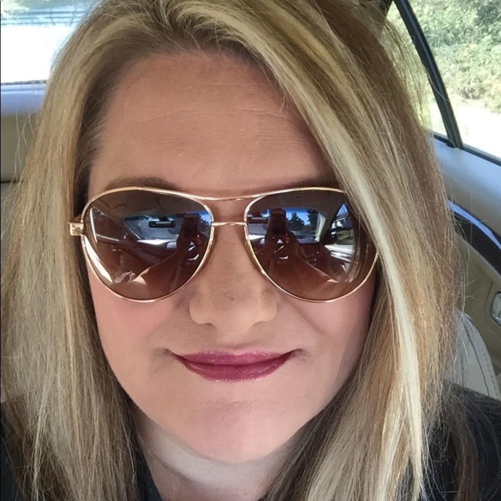Meet your Posher, Kimberly